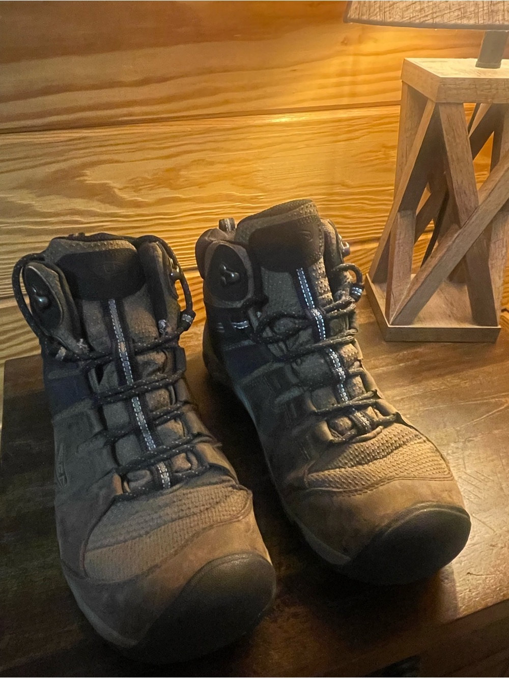 KEEN Brown and Black Men's Hiking Boots - Picture 2 of 5